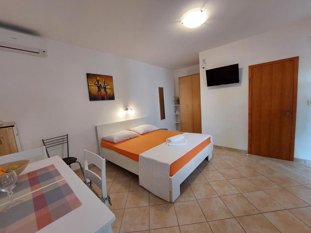 Apartments Nenad & Marija พาก ภายนอก รูปภาพ