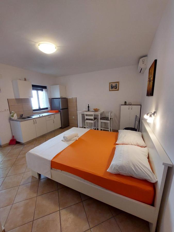 Apartments Nenad & Marija พาก ภายนอก รูปภาพ