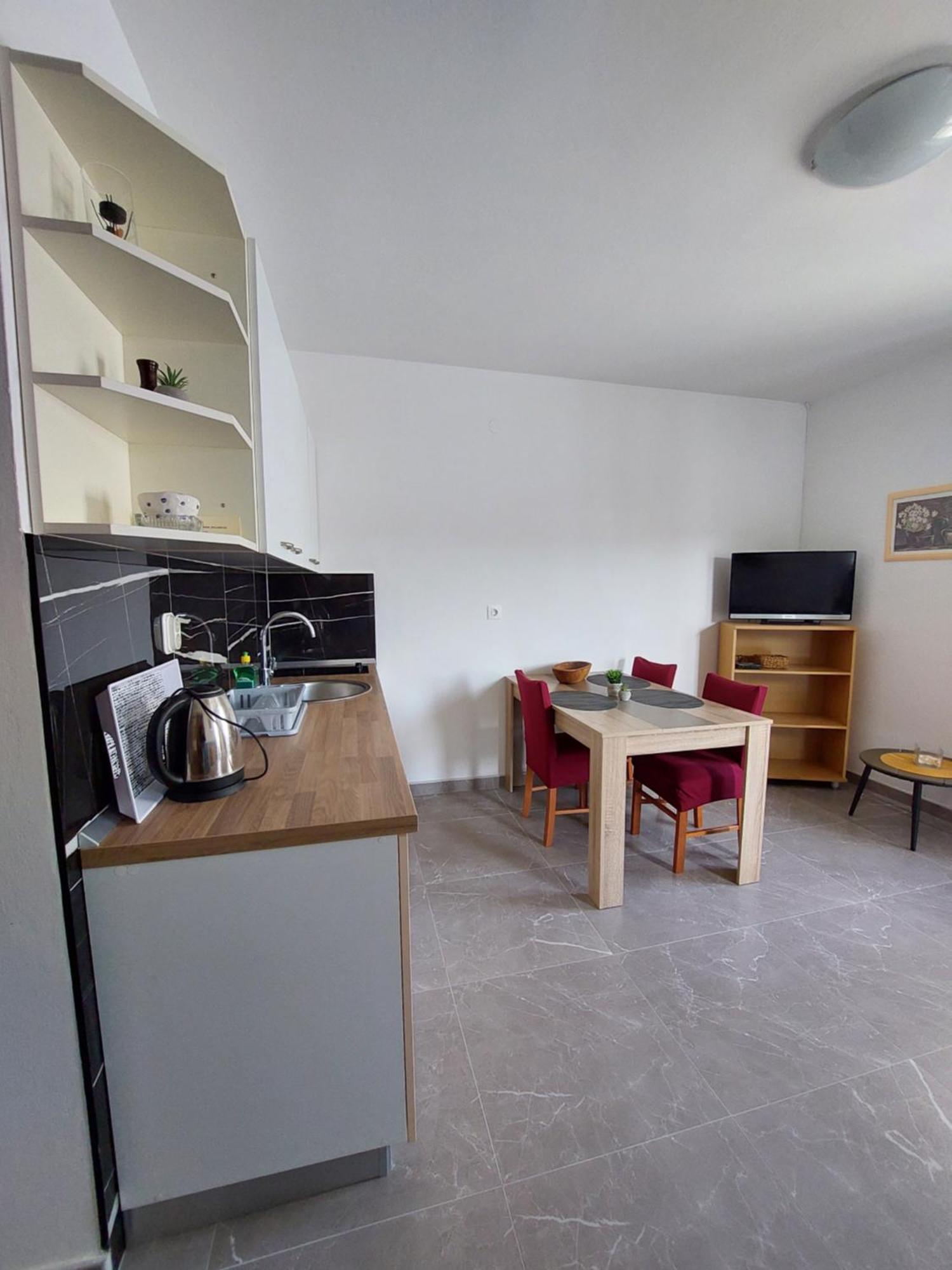 Apartments Nenad & Marija พาก ภายนอก รูปภาพ