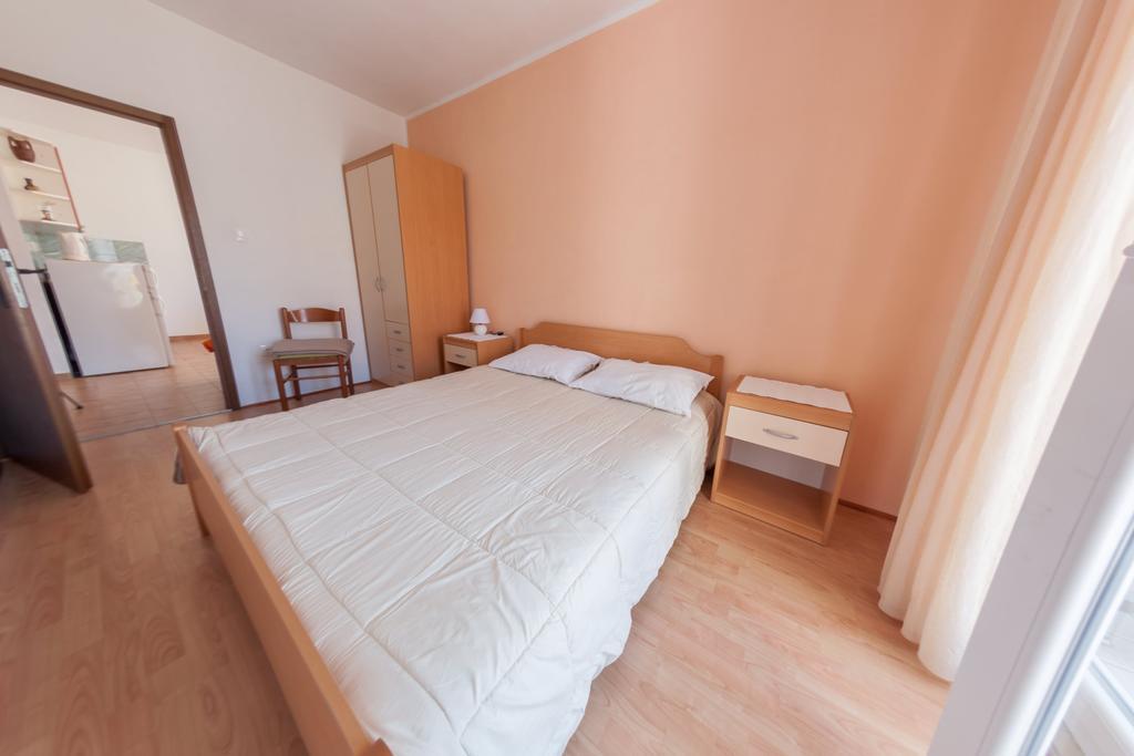 Apartments Nenad & Marija พาก ภายนอก รูปภาพ