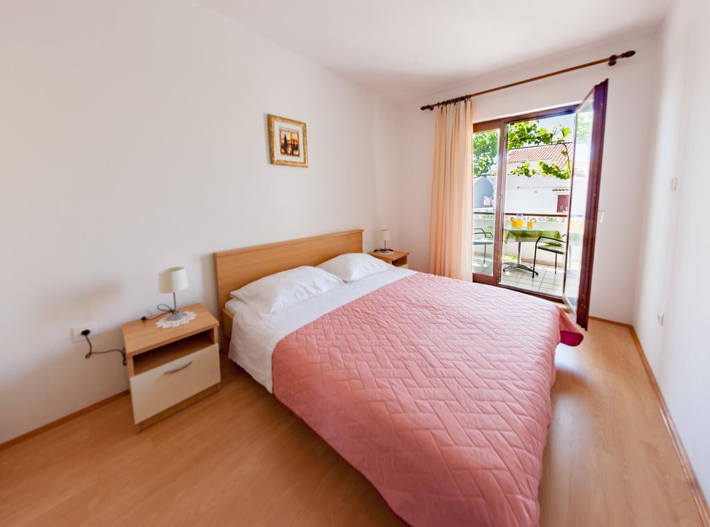 Apartments Nenad & Marija พาก ภายนอก รูปภาพ